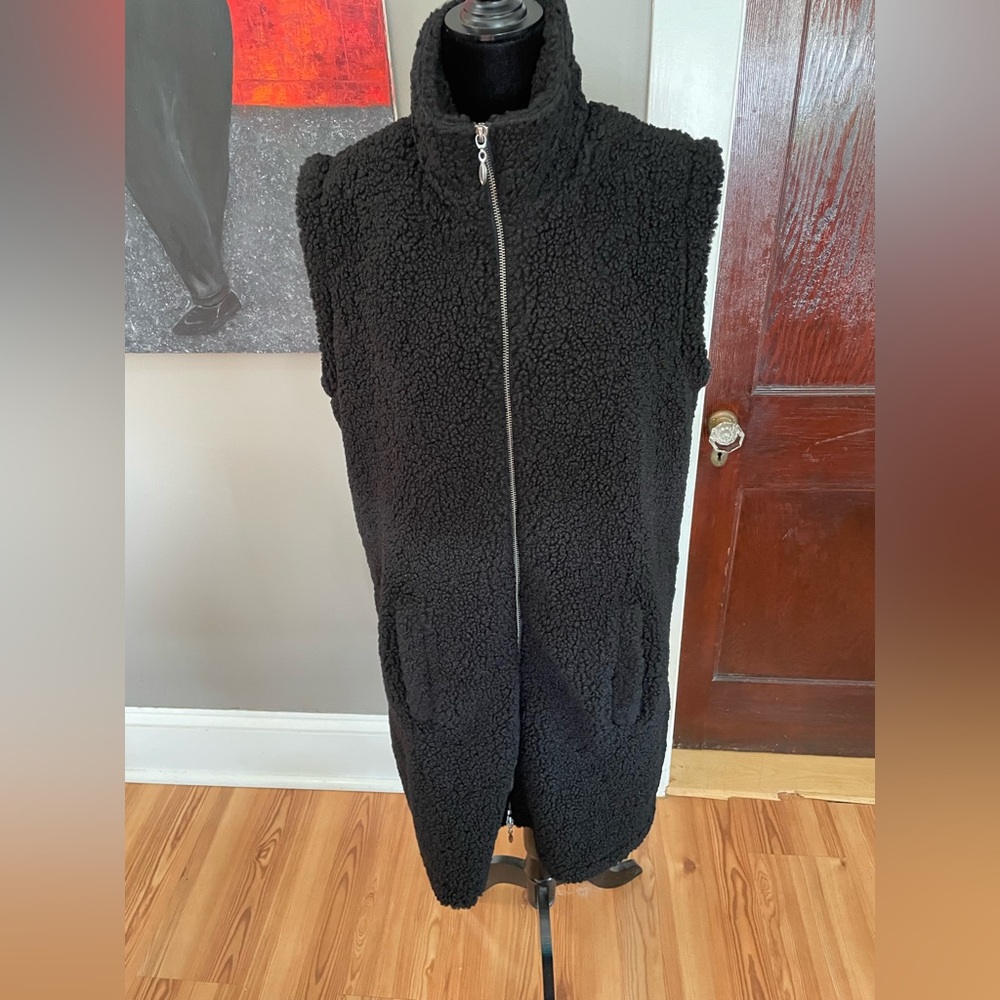 Double D Ranchwear Long Wooly Vest-Sz L-excellent condition!